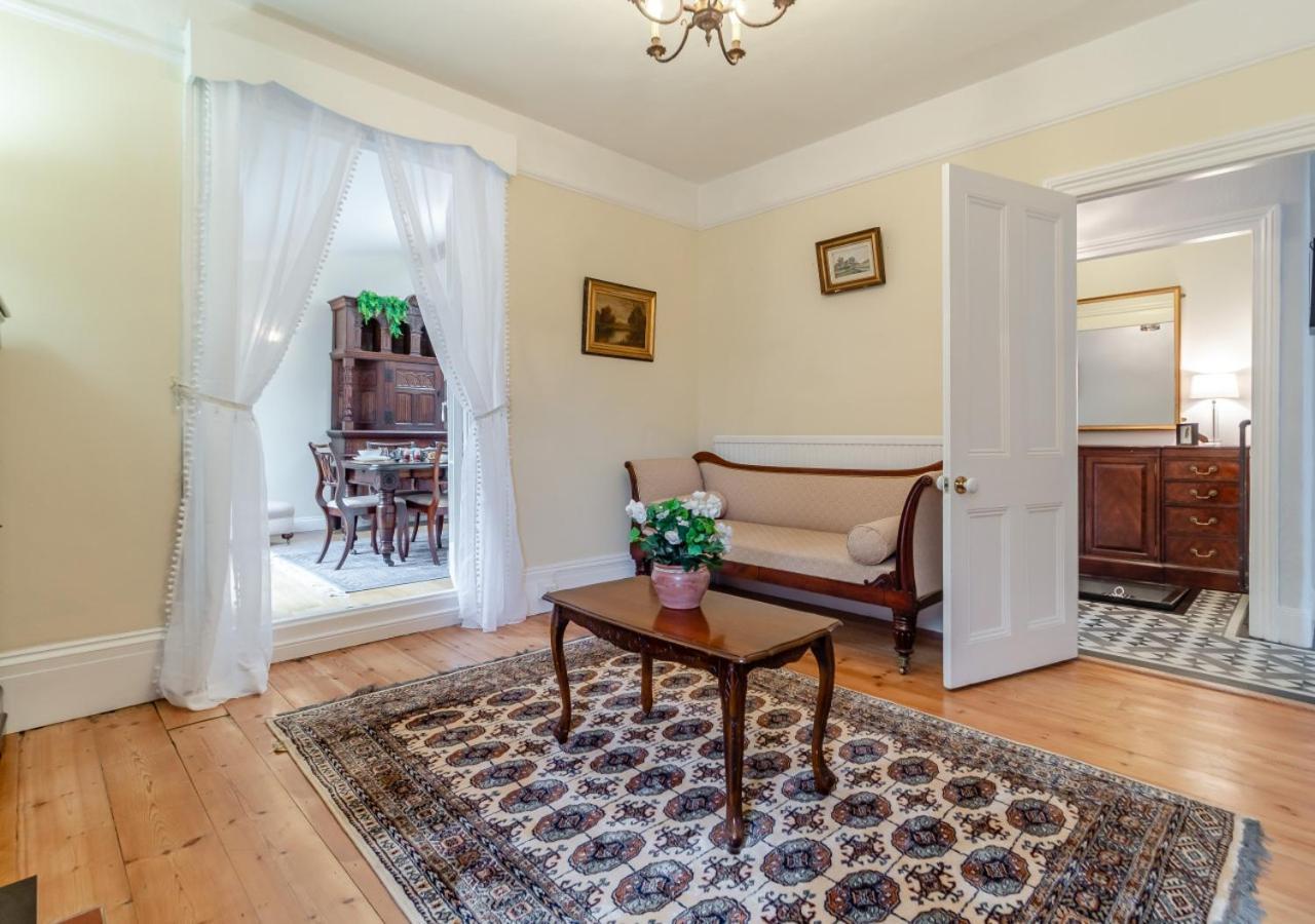 39 London Road Villa เฮลส์เวิร์ธ ภายนอก รูปภาพ